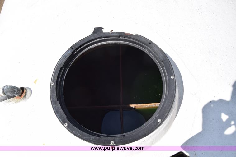 image for item J6657 1985 Mack water tanker truck