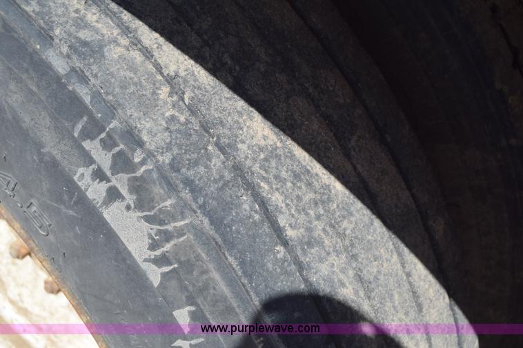 image for item J6657 1985 Mack water tanker truck