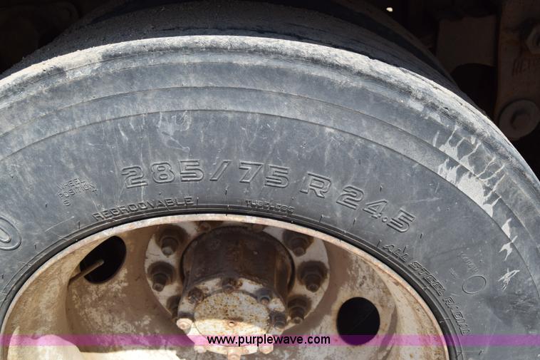 image for item J6657 1985 Mack water tanker truck