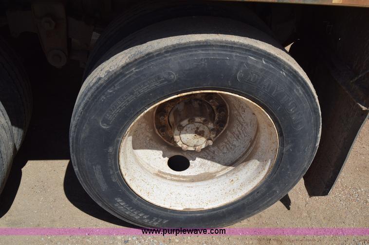 image for item J6657 1985 Mack water tanker truck