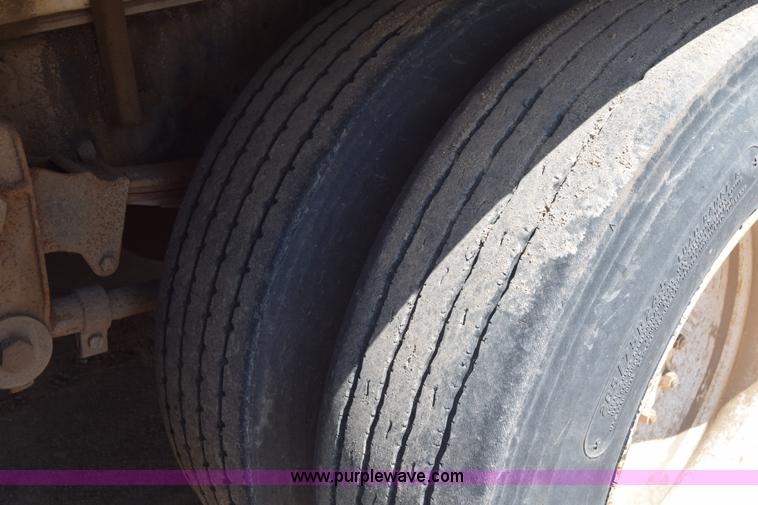 image for item J6657 1985 Mack water tanker truck