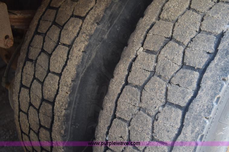 image for item J6657 1985 Mack water tanker truck