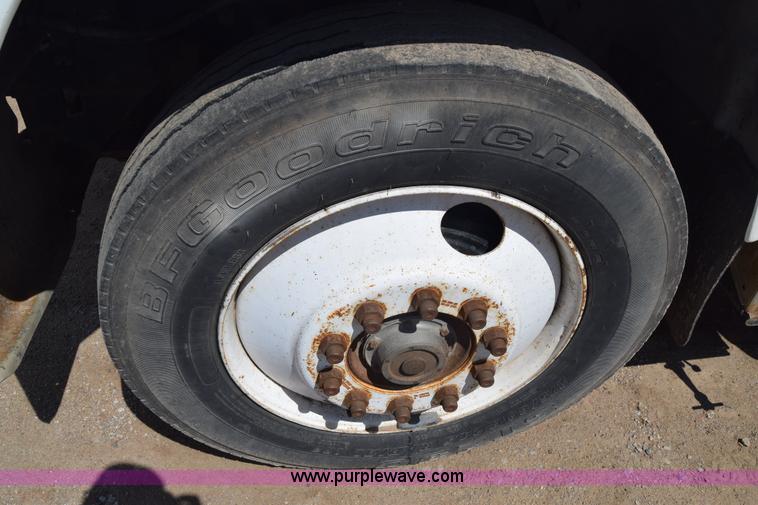 image for item J6657 1985 Mack water tanker truck