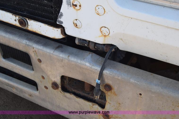 image for item J6657 1985 Mack water tanker truck