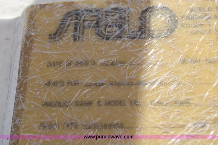 image for item J6657 1985 Mack water tanker truck