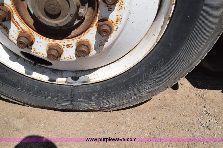 image for item J6657 1985 Mack water tanker truck