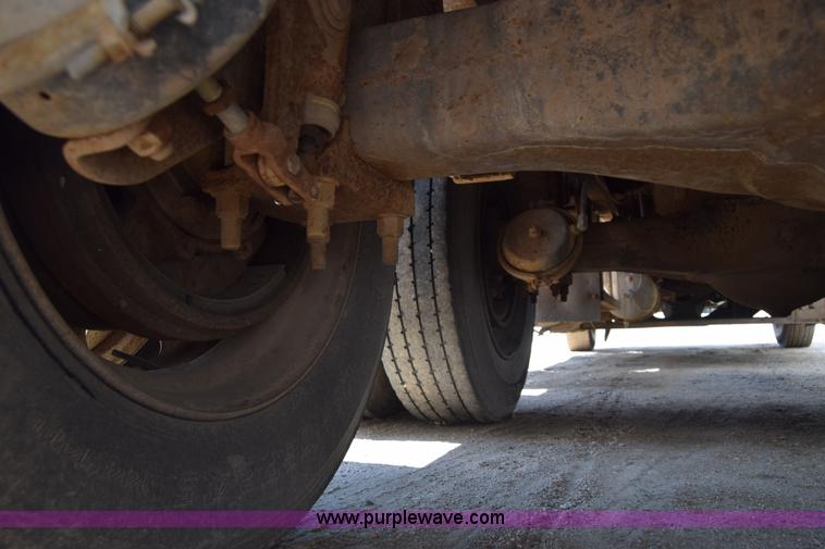 image for item J6657 1985 Mack water tanker truck