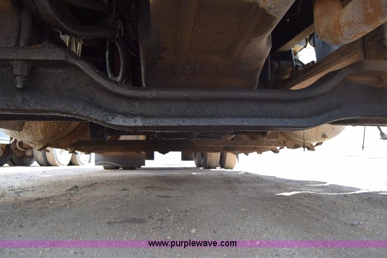 image for item J6657 1985 Mack water tanker truck