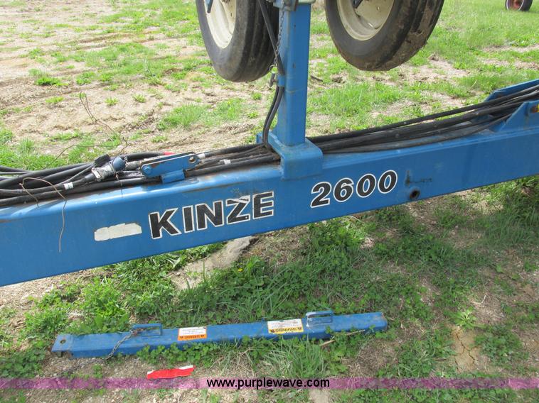 image for item K2108 1999 Kinze 2600 interplant planter