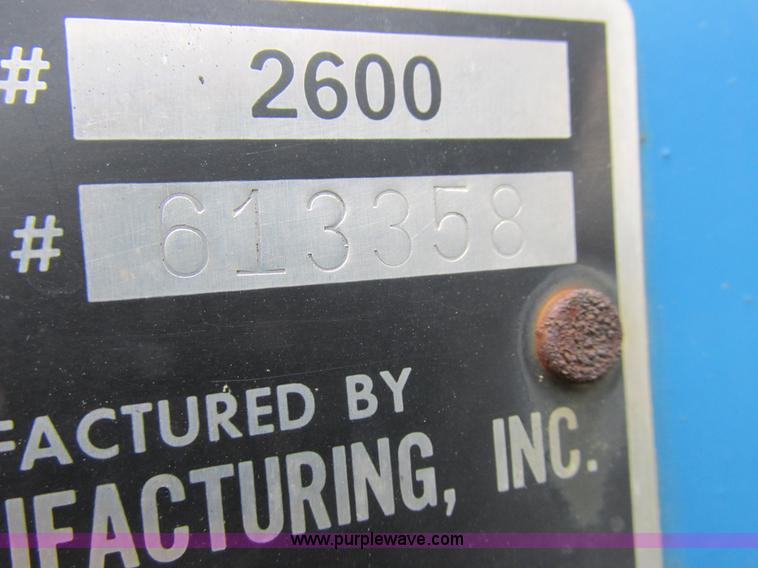 image for item K2108 1999 Kinze 2600 interplant planter