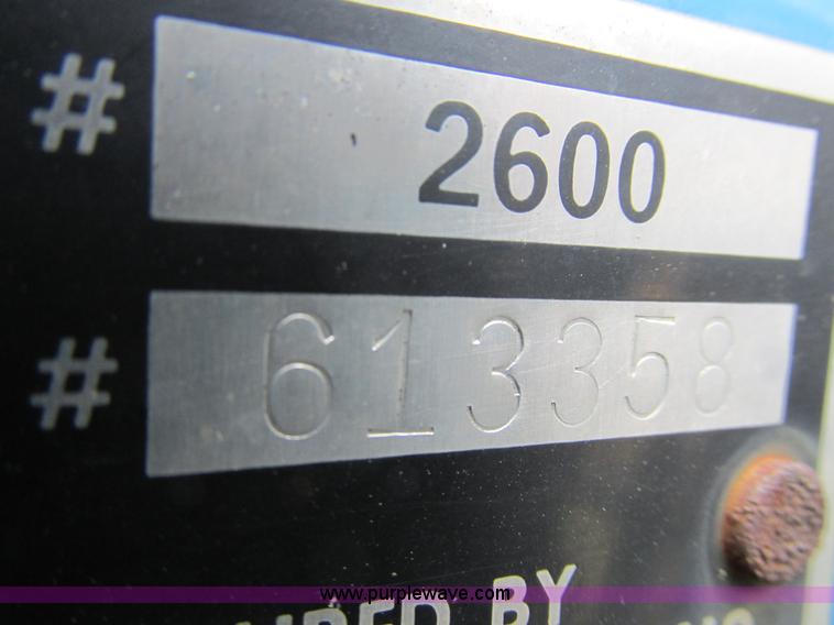 image for item K2108 1999 Kinze 2600 interplant planter