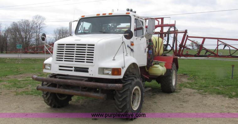 image for item K2109 1990 International 7100 self-propelled sprayer