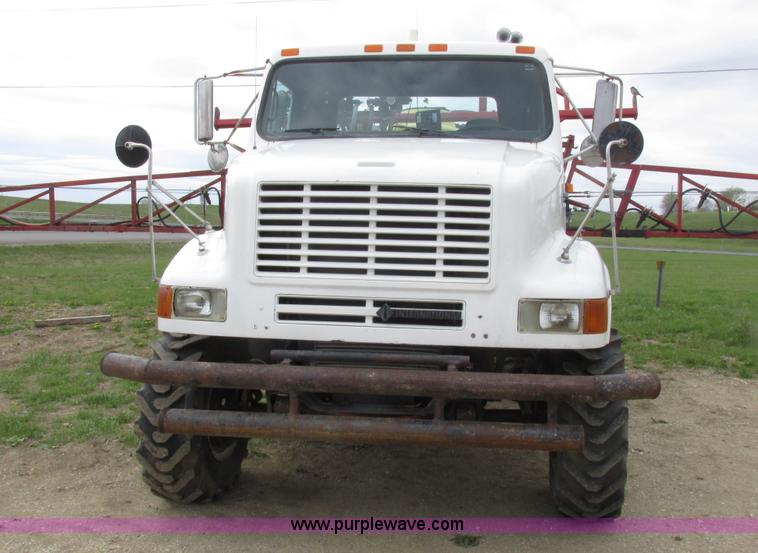 image for item K2109 1990 International 7100 self-propelled sprayer