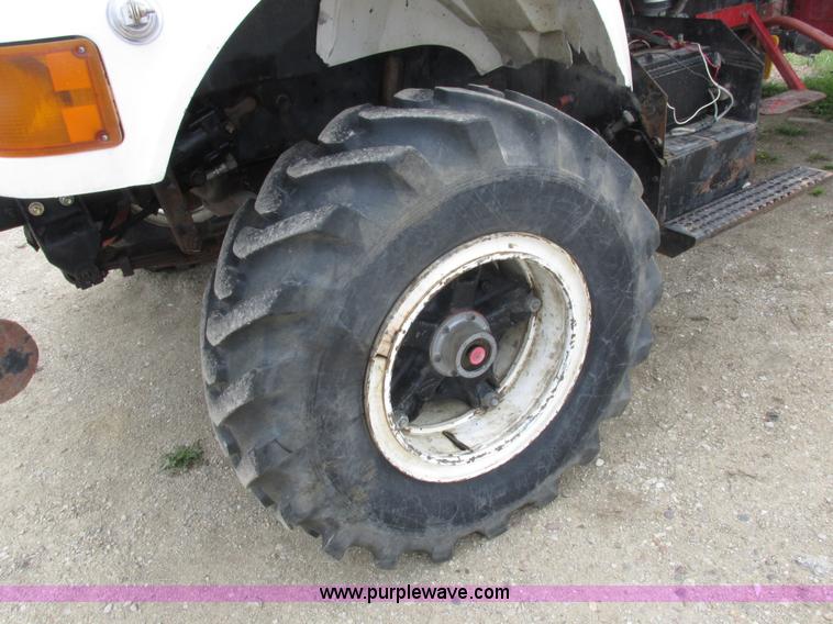 image for item K2109 1990 International 7100 self-propelled sprayer