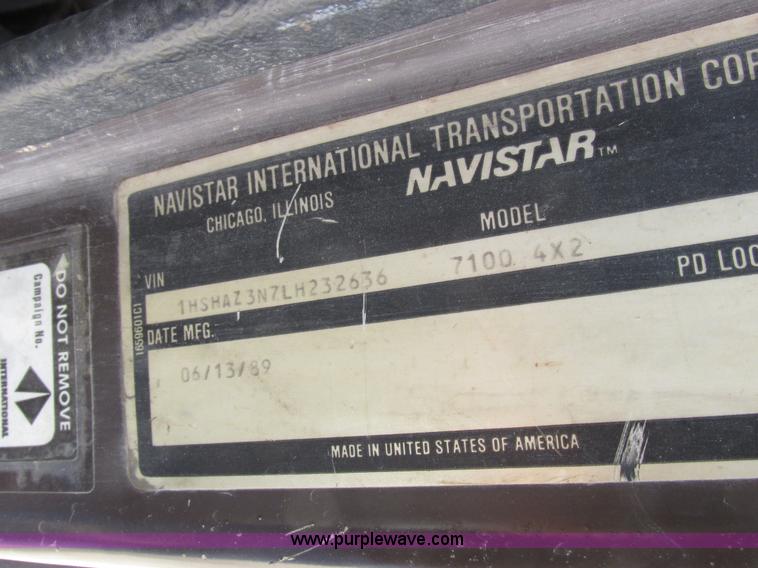 image for item K2109 1990 International 7100 self-propelled sprayer