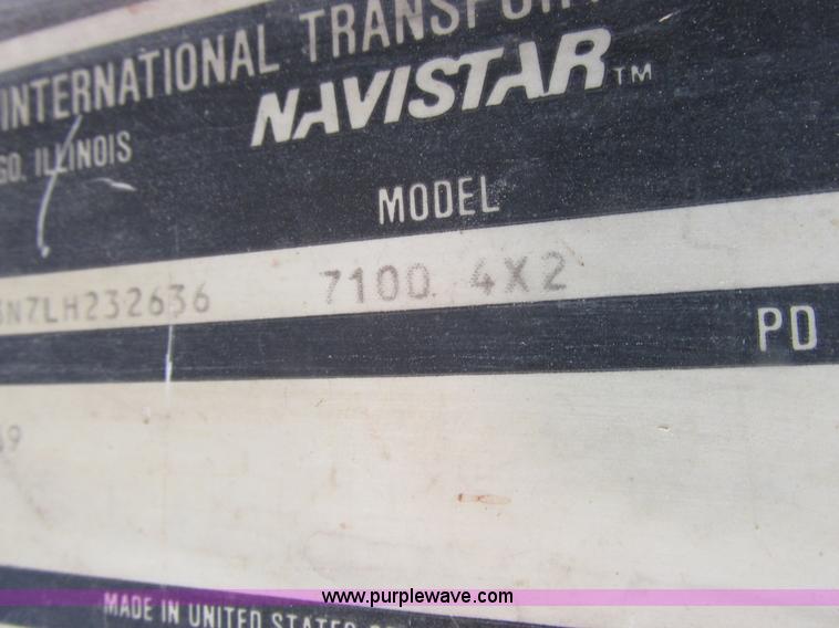 image for item K2109 1990 International 7100 self-propelled sprayer