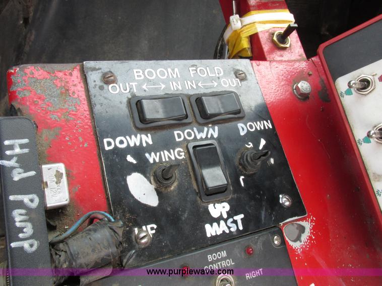 image for item K2109 1990 International 7100 self-propelled sprayer