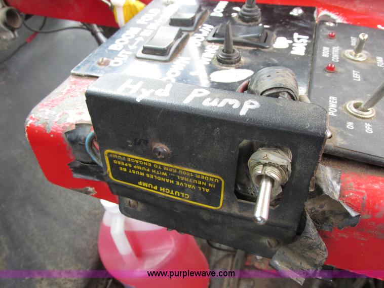 image for item K2109 1990 International 7100 self-propelled sprayer