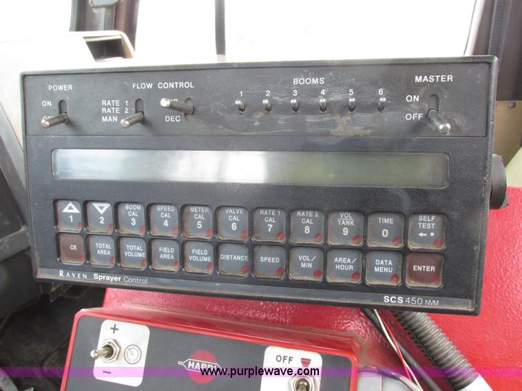 image for item K2109 1990 International 7100 self-propelled sprayer