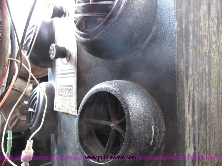 image for item K2109 1990 International 7100 self-propelled sprayer