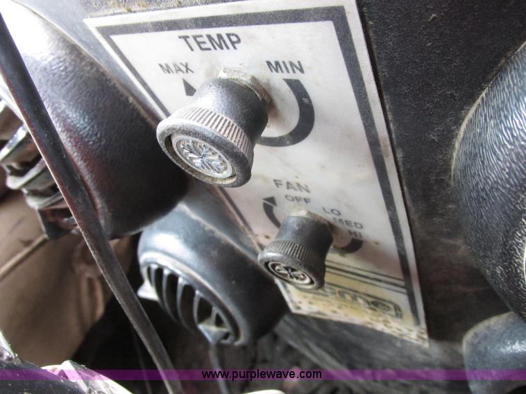 image for item K2109 1990 International 7100 self-propelled sprayer