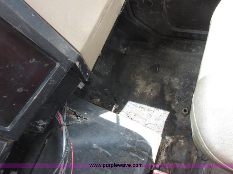 image for item K2109 1990 International 7100 self-propelled sprayer