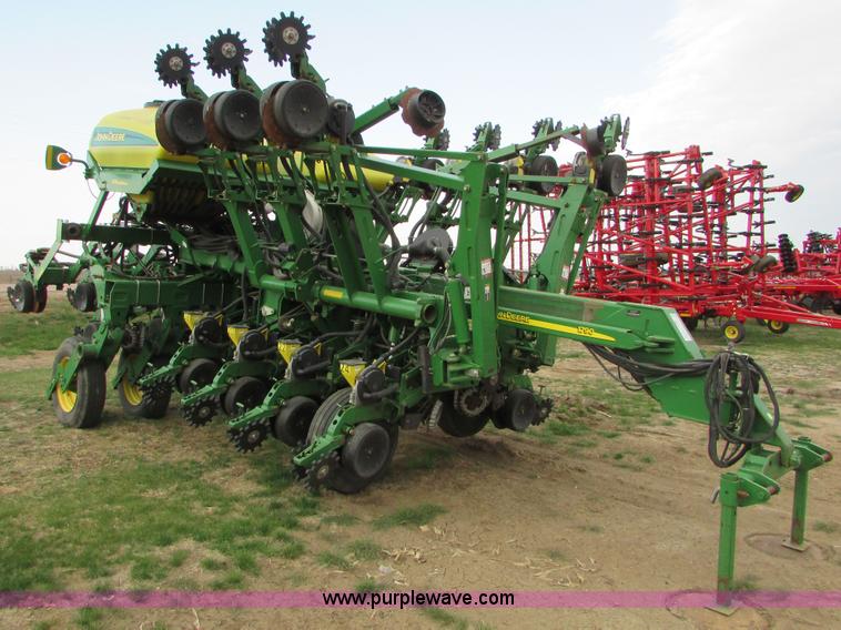 image for item K2558 2005 John Deere 1790 CCS split row no-till planter