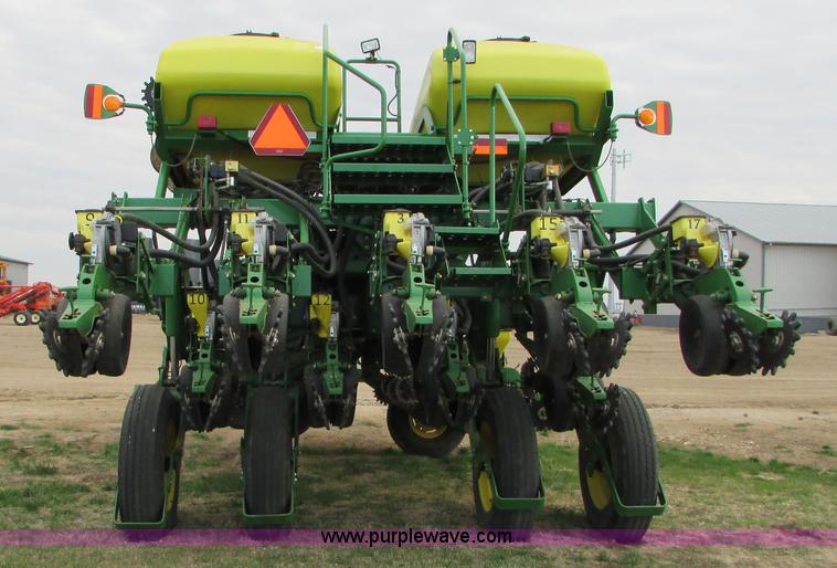 image for item K2558 2005 John Deere 1790 CCS split row no-till planter