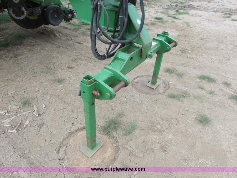 image for item K2558 2005 John Deere 1790 CCS split row no-till planter