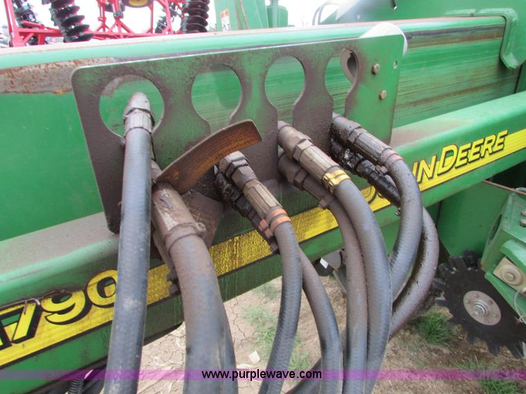 image for item K2558 2005 John Deere 1790 CCS split row no-till planter