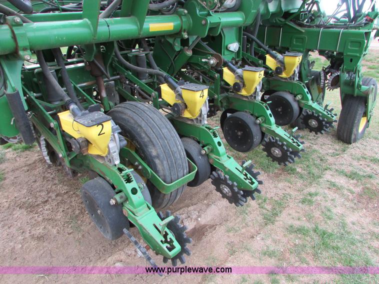 image for item K2558 2005 John Deere 1790 CCS split row no-till planter