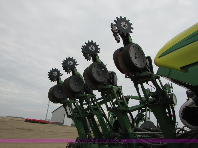 image for item K2558 2005 John Deere 1790 CCS split row no-till planter