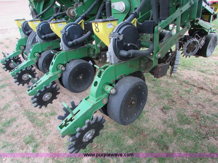 image for item K2558 2005 John Deere 1790 CCS split row no-till planter