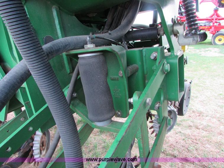 image for item K2558 2005 John Deere 1790 CCS split row no-till planter
