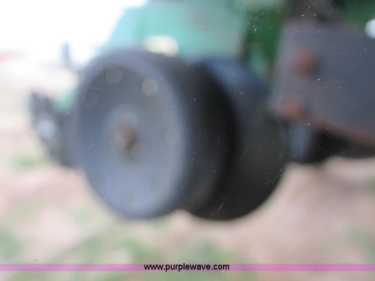 image for item K2558 2005 John Deere 1790 CCS split row no-till planter