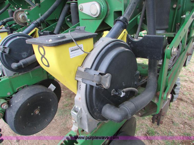 image for item K2558 2005 John Deere 1790 CCS split row no-till planter