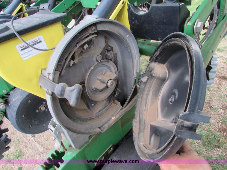image for item K2558 2005 John Deere 1790 CCS split row no-till planter
