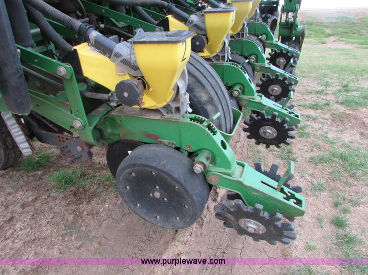image for item K2558 2005 John Deere 1790 CCS split row no-till planter