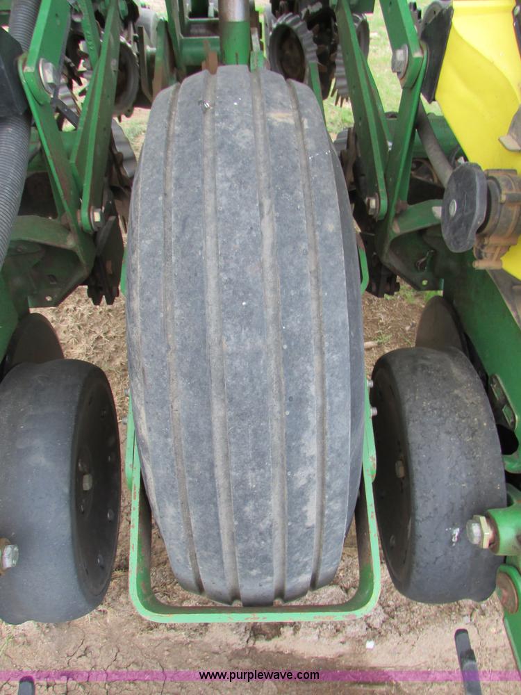 image for item K2558 2005 John Deere 1790 CCS split row no-till planter