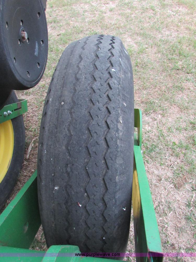 image for item K2558 2005 John Deere 1790 CCS split row no-till planter