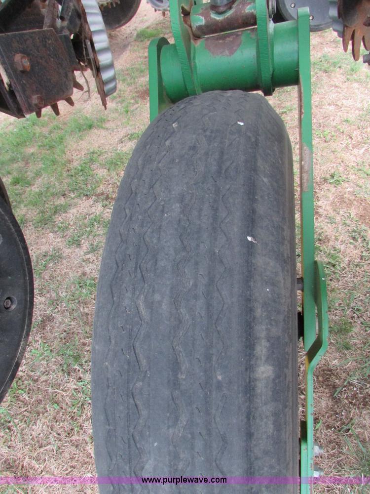 image for item K2558 2005 John Deere 1790 CCS split row no-till planter