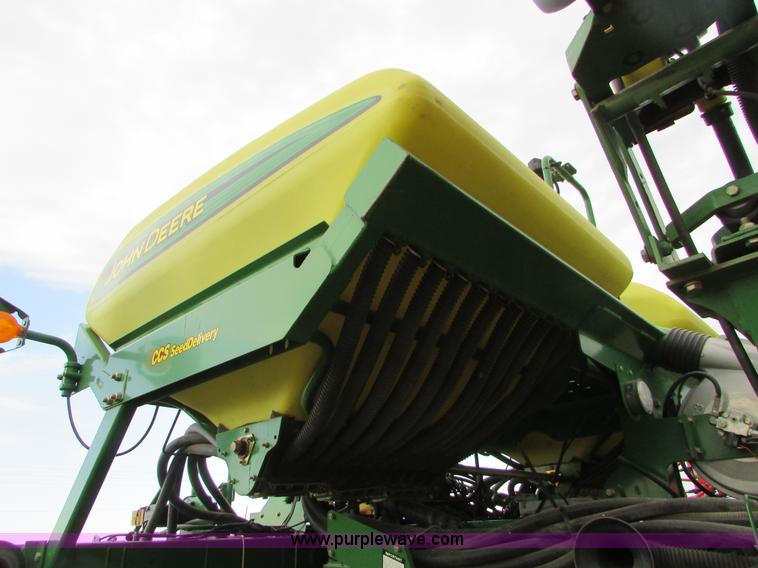 image for item K2558 2005 John Deere 1790 CCS split row no-till planter
