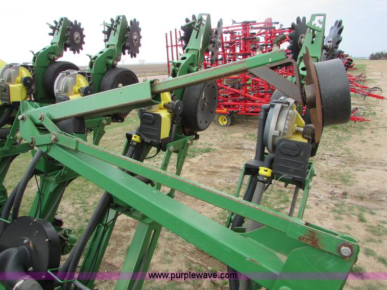 image for item K2558 2005 John Deere 1790 CCS split row no-till planter