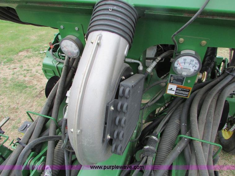 image for item K2558 2005 John Deere 1790 CCS split row no-till planter