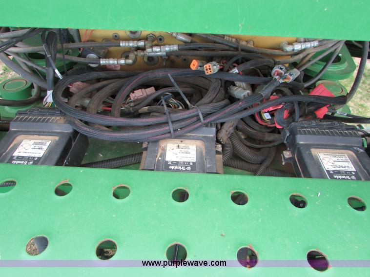 image for item K2558 2005 John Deere 1790 CCS split row no-till planter