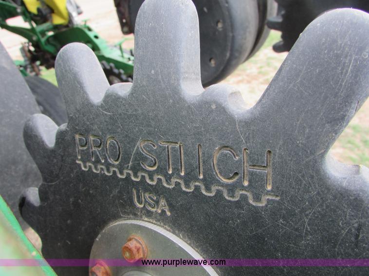 image for item K2558 2005 John Deere 1790 CCS split row no-till planter