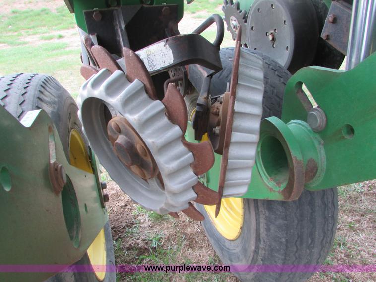 image for item K2558 2005 John Deere 1790 CCS split row no-till planter