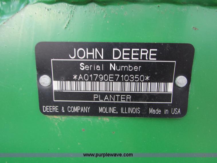 image for item K2558 2005 John Deere 1790 CCS split row no-till planter