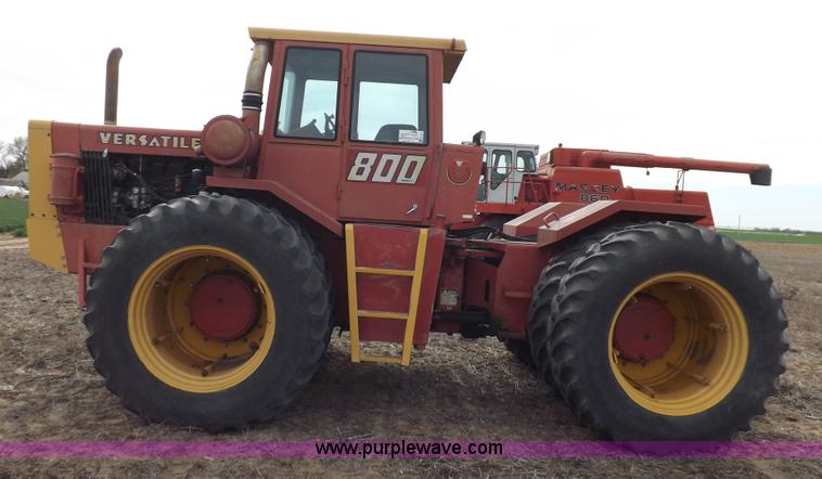 image for item K3821 1977 Versatile 800 Series 2 4WD tractor