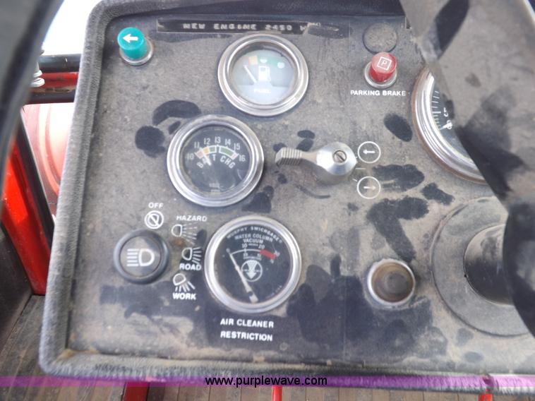 image for item K3821 1977 Versatile 800 Series 2 4WD tractor